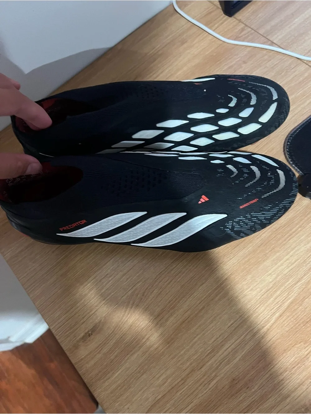 USED SIZE 8 ELITE WITH BAG adida Predator Laceless Soccer Cleats Black/White/Red
